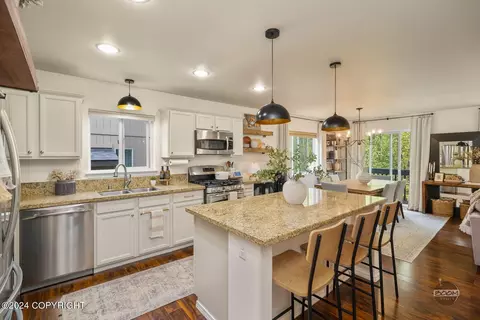 20615 Mountain Vista Dr, Eagle River, AK 99577