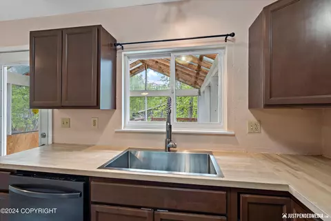 Kitchen - 17916 Baronoff Ave, Eagle River, AK 99577 photo 2 of 3