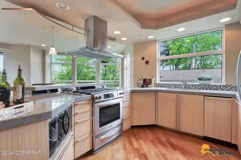 1001 E St # 2, Anchorage, AK 99501 photo 8