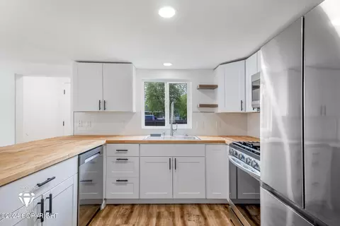 6801 E 11th Ave, Anchorage, AK 99504 photo 7