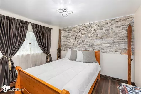 Bedroom - 17727 Sanctuary Dr, Eagle River, AK 99577 photo 4 of 9