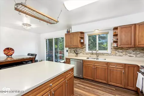 Kitchen - 17727 Sanctuary Dr, Eagle River, AK 99577 photo 2 of 3