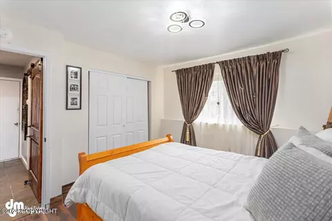 Bedroom - 17727 Sanctuary Dr, Eagle River, AK 99577 photo 6 of 9