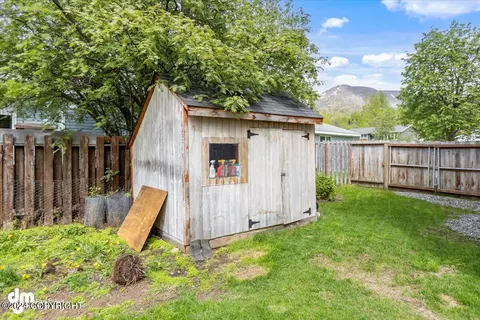 Exterior - 17727 Sanctuary Dr, Eagle River, AK 99577 photo 7 of 17