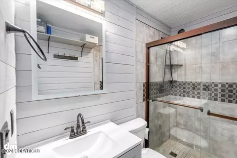 Bath - 17727 Sanctuary Dr, Eagle River, AK 99577 photo 4 of 4