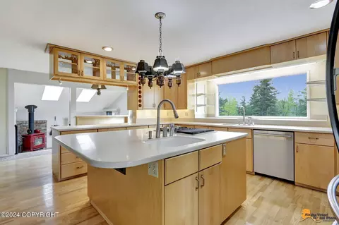 Kitchen - 10050 Prospect Dr, Anchorage, AK 99507 photo 6 of 7
