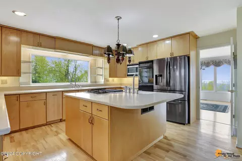 Kitchen - 10050 Prospect Dr, Anchorage, AK 99507 photo 4 of 7