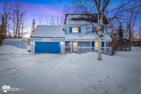 1040 E Goldendale Dr, Wasilla, AK 99654