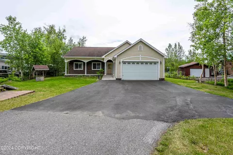 3260 E Palmdale Dr, Wasilla, AK 99654