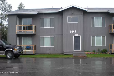 9047 Dewberry St, Anchorage, AK 99502