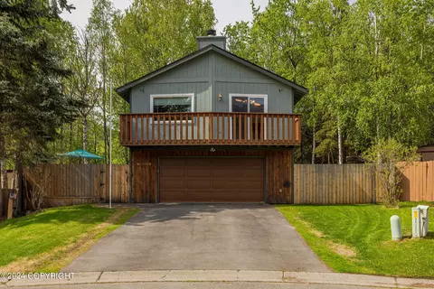 18650 Kings Point Cir, Eagle River, AK 99577