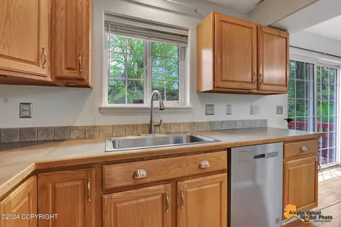 Kitchen - 20113 Highland Ridge Dr, Eagle River, AK 99577 photo 4 of 7