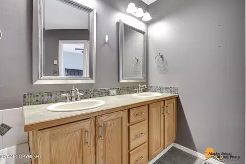 Bath - 20113 Highland Ridge Dr, Eagle River, AK 99577 photo 2 of 4