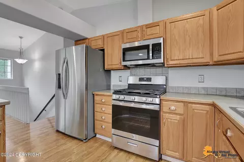 Kitchen - 20113 Highland Ridge Dr, Eagle River, AK 99577 photo 7 of 7