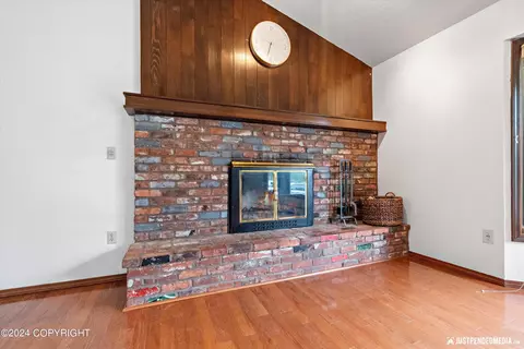 Living - 13701 Capstan Dr, Anchorage, AK 99516 photo 2 of 5
