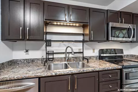 Kitchen - 13701 Capstan Dr, Anchorage, AK 99516 photo 2 of 4