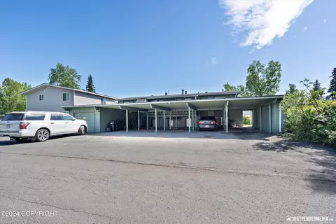 1306 W 39th Ave, Anchorage, AK 99503