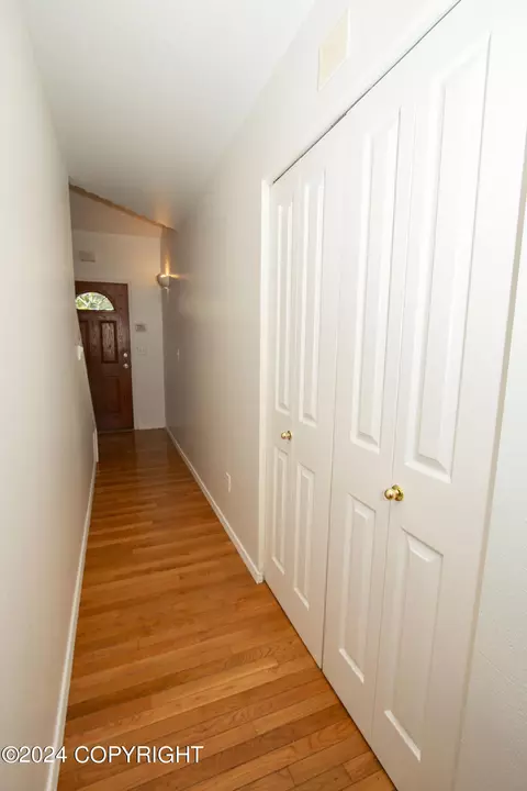 9140 Squire Cir, Eagle River, AK 99577 photo 32