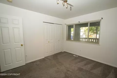 9140 Squire Cir, Eagle River, AK 99577 photo 34