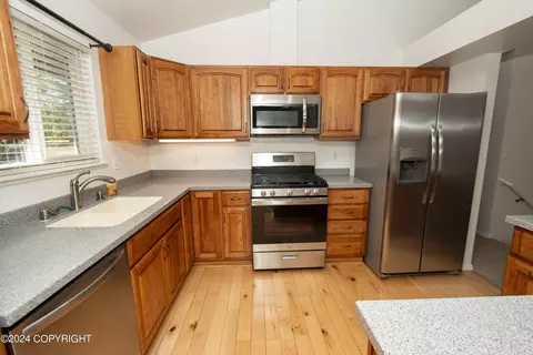 9140 Squire Cir, Eagle River, AK 99577 photo 10