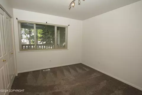 9140 Squire Cir, Eagle River, AK 99577 photo 33