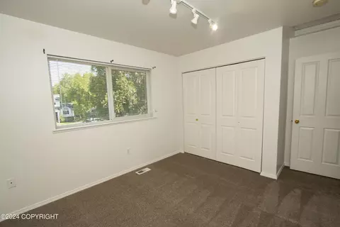 9140 Squire Cir, Eagle River, AK 99577 photo 25