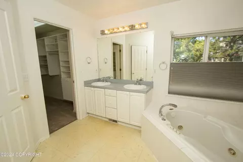 9140 Squire Cir, Eagle River, AK 99577 photo 31
