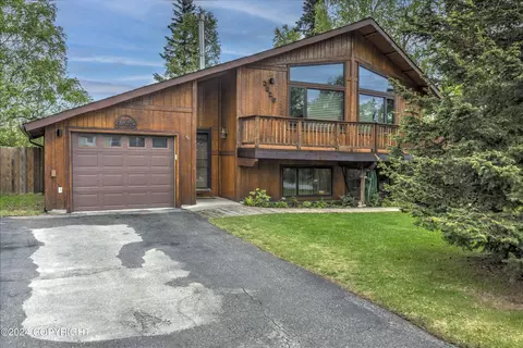 3825 Coventry Dr, Anchorage, AK 99507