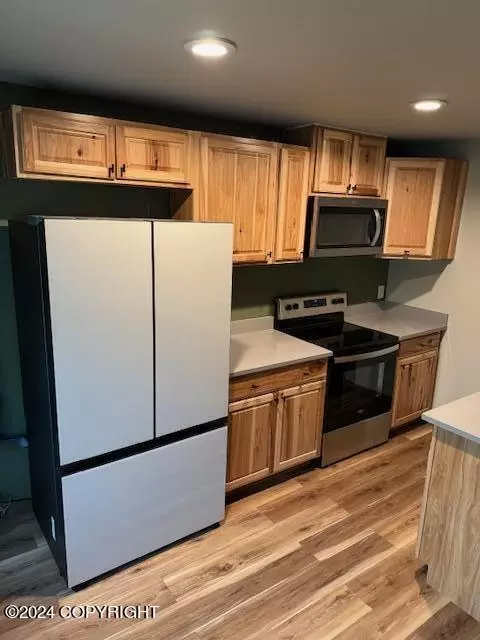 3061 Lois Dr # 611, Anchorage, AK 99517