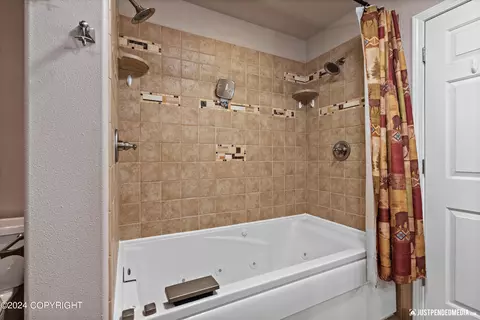 Bath - 3232 Tayshee Cir, Anchorage, AK 99504 photo 3 of 3