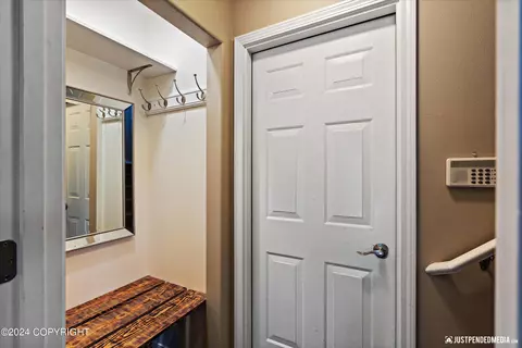 Entry Way - 3232 Tayshee Cir, Anchorage, AK 99504 photo 4 of 4