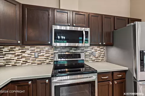 Kitchen - 3232 Tayshee Cir, Anchorage, AK 99504 photo 3 of 4