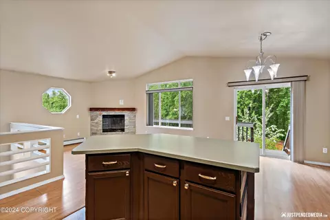 Living - 3232 Tayshee Cir, Anchorage, AK 99504 photo 6 of 7