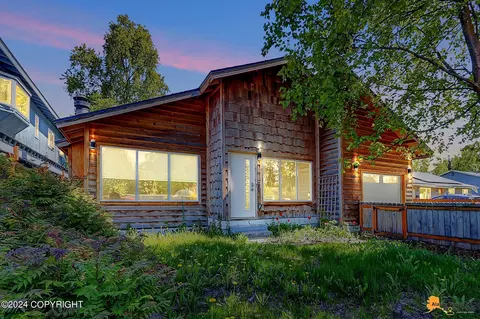 1337 Inlet Pl, Anchorage, AK 99501