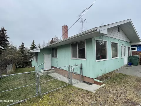 3208 Doris St, Anchorage, AK 99517 photo 2