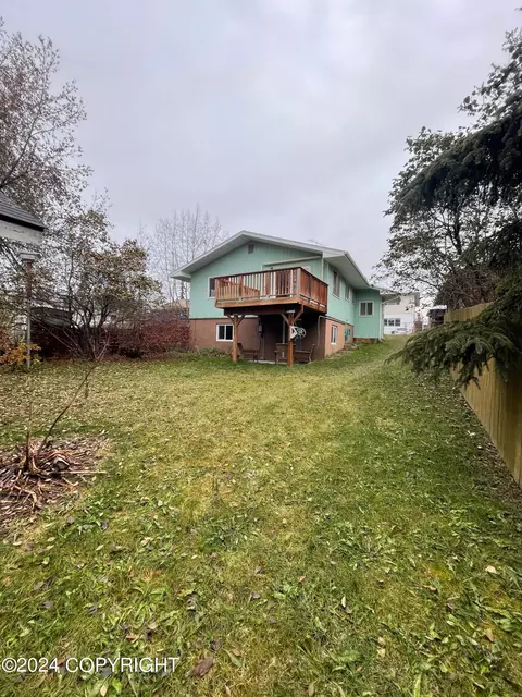 3208 Doris St, Anchorage, AK 99517