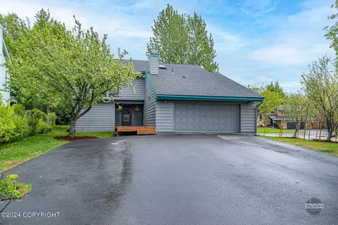 7921 Charlotte Pl, Anchorage, AK 99502