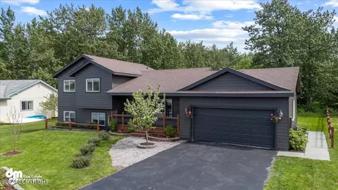 1025 N Coville Ln, Palmer, AK 99645