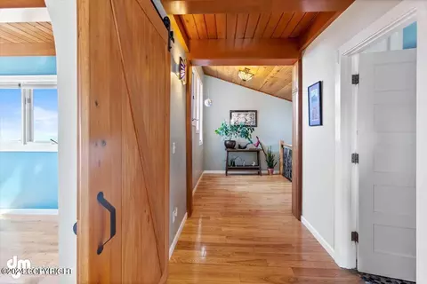 Entry Way - 18816 Roads End Cir, Eagle River, AK 99577 photo 6 of 8