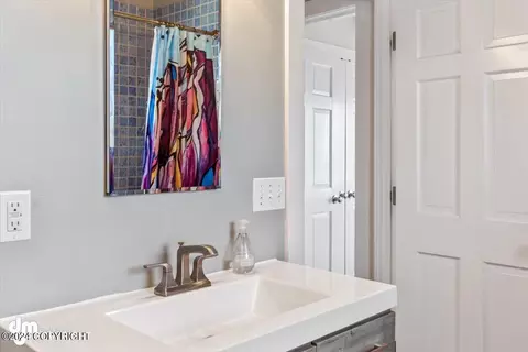 Bath - 18816 Roads End Cir, Eagle River, AK 99577 photo 2 of 5