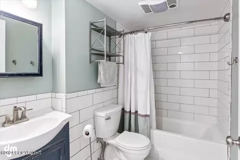 Bath - 18816 Roads End Cir, Eagle River, AK 99577 photo 5 of 5
