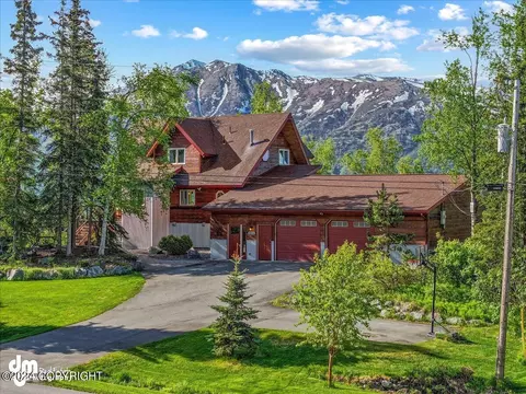 18816 Roads End Cir, Eagle River, AK 99577