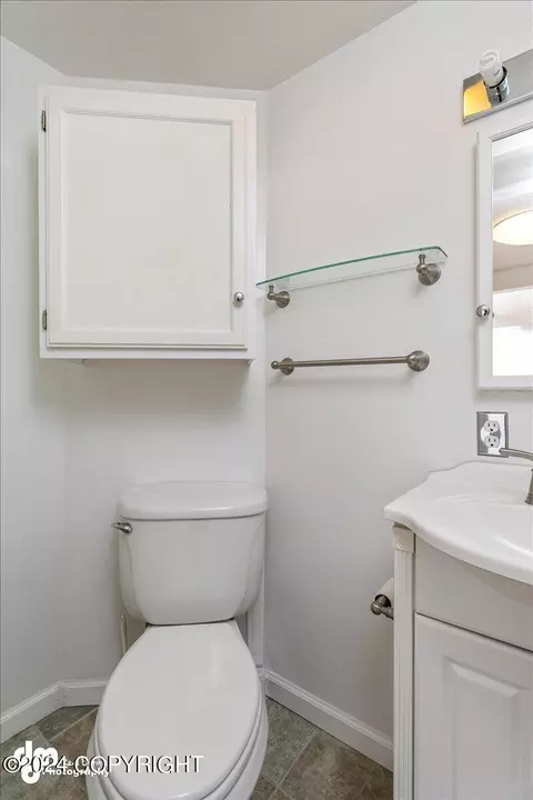 Bath - 14715 Terrace Ln, Eagle River, AK 99577 photo 10 of 11