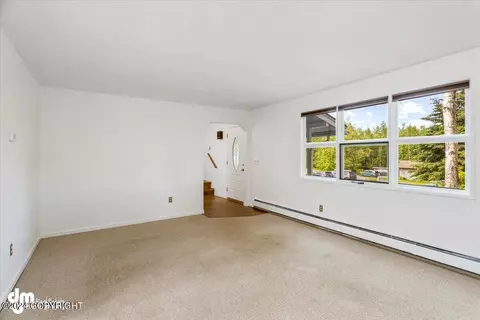 Living - 14715 Terrace Ln, Eagle River, AK 99577 photo 4 of 10