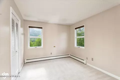 Bedroom - 14715 Terrace Ln, Eagle River, AK 99577 photo 10 of 14