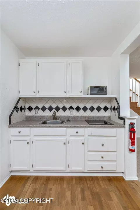 Kitchen - 14715 Terrace Ln, Eagle River, AK 99577 photo 5 of 5