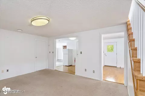 Living - 14715 Terrace Ln, Eagle River, AK 99577 photo 7 of 10