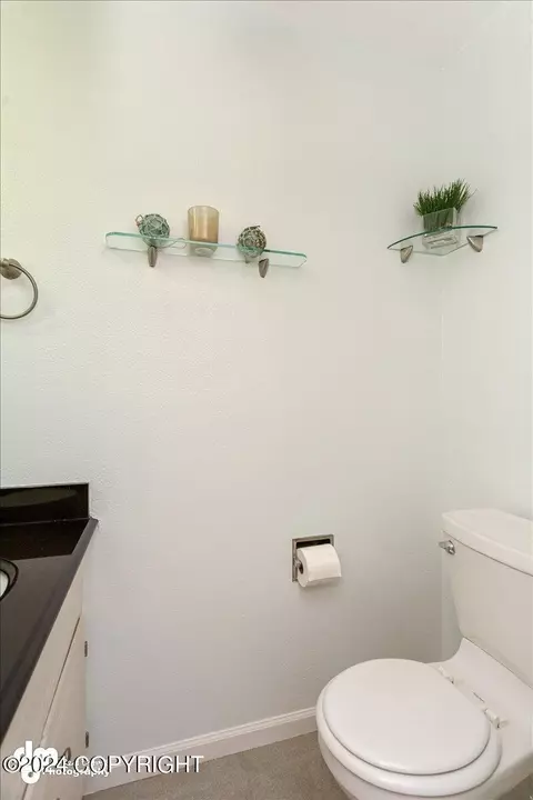Bath - 14715 Terrace Ln, Eagle River, AK 99577 photo 8 of 11