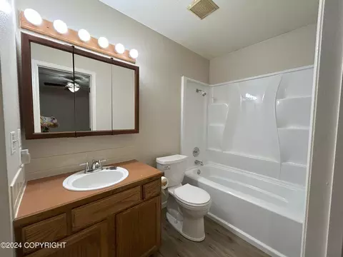 Bath - 18141 Hidden Falls Ave, Eagle River, AK 99577 photo 1 of 2