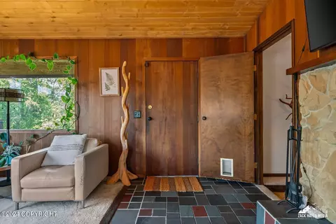 Entry Way - 5040 E 98th Ave, Anchorage, AK 99507 photo 1 of 3